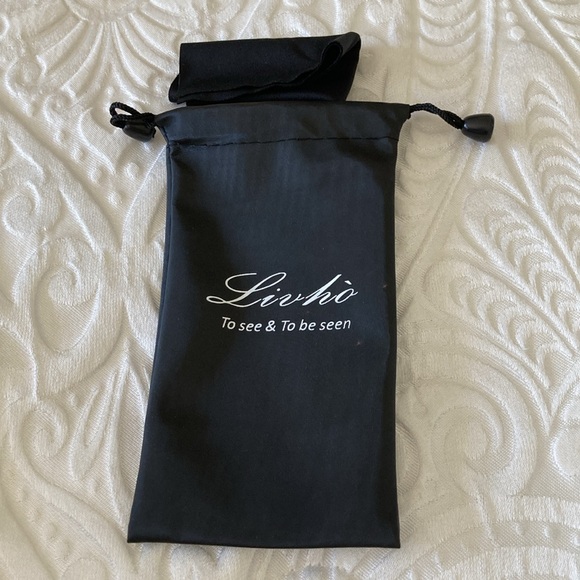 QUAY AUSTRALIA SUNGLASSES. - Picture 8 of 8